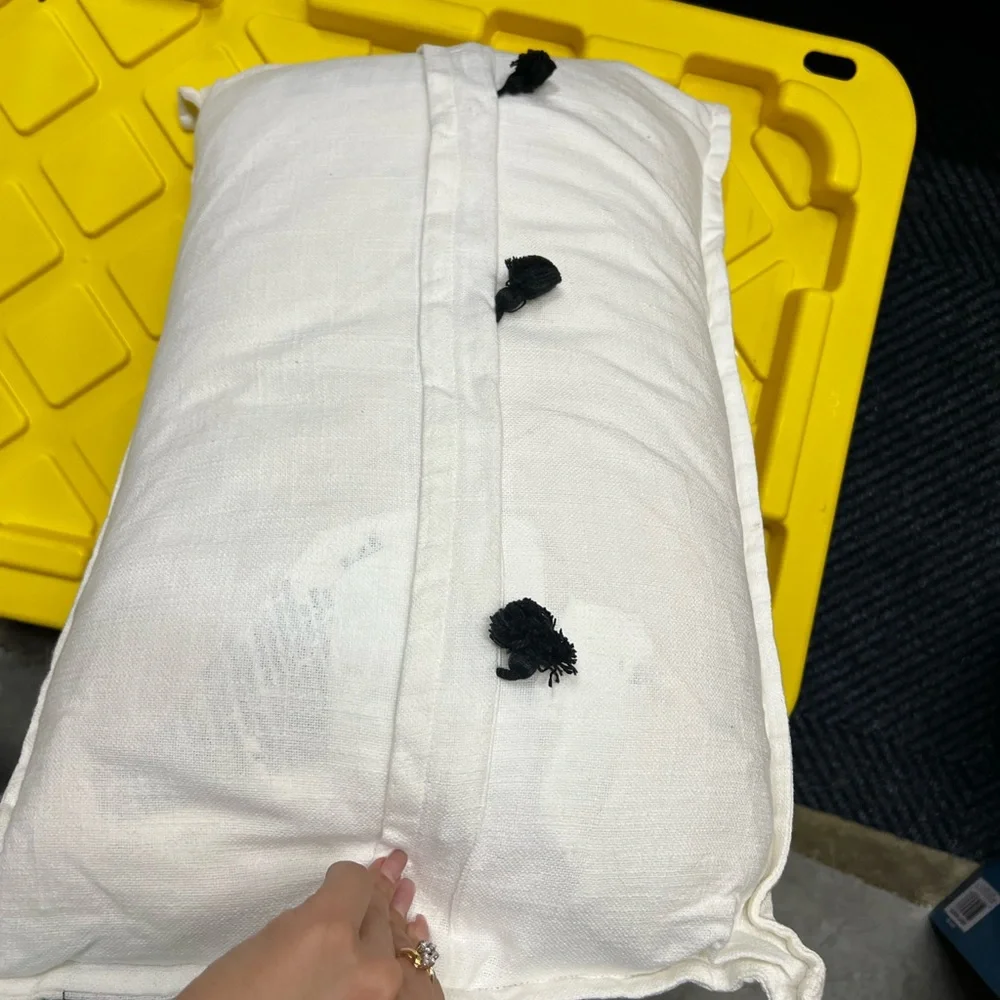 Decorative pillow